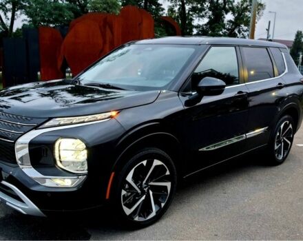 Черный Мицубиси Аутлендер, объемом двигателя 2.5 л и пробегом 5 тыс. км за 32499 $, фото 3 на Automoto.ua