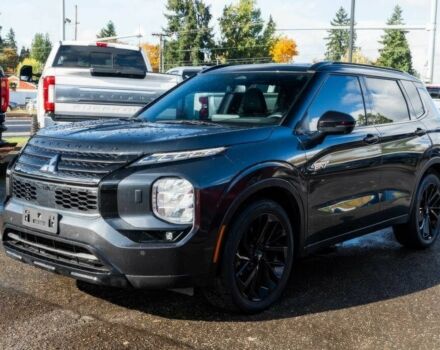 Черный Мицубиси Аутлендер, объемом двигателя 2.4 л и пробегом 6 тыс. км за 15200 $, фото 2 на Automoto.ua