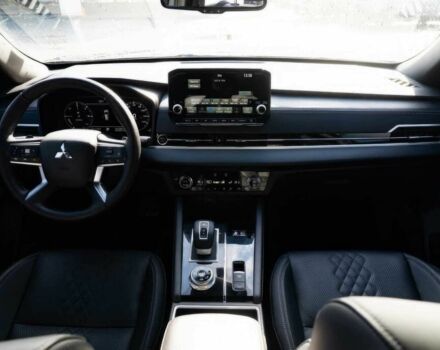 Черный Мицубиси Аутлендер, объемом двигателя 2.4 л и пробегом 6 тыс. км за 15200 $, фото 6 на Automoto.ua