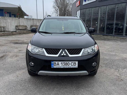 Черный Мицубиси Аутлендер, объемом двигателя 3 л и пробегом 202 тыс. км за 9999 $, фото 1 на Automoto.ua
