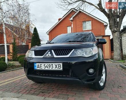 Черный Мицубиси Аутлендер, объемом двигателя 2.36 л и пробегом 192 тыс. км за 8800 $, фото 1 на Automoto.ua