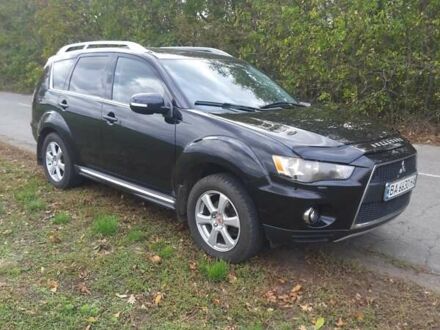 Міцубісі Аутлендер 2009 у Новоархангельске на Automoto.ua Чорний Міцубісі Аутлендер, об'ємом двигуна 2 л та пробігом 220 тис. км за 10700 $, фото 1 на Automoto.ua