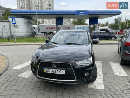 Міцубісі Аутлендер 2010 у Львові на Automoto.ua Чорний Міцубісі Аутлендер, об'ємом двигуна 2.36 л та пробігом 198 тис. км за 10300 $, фото 1 на Automoto.ua