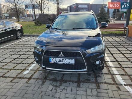 Мицубиси Аутлендер 2012 в Киеве на Automoto.ua Черный Мицубиси Аутлендер, объемом двигателя 3 л и пробегом 209 тыс. км за 9999 $, фото 1 на Automoto.ua