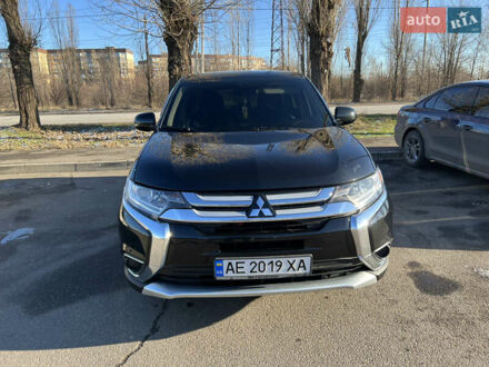 Міцубісі Аутлендер 2017 у Кривому Розі на Automoto.ua Чорний Міцубісі Аутлендер, об'ємом двигуна 2.36 л та пробігом 130 тис. км за 13500 $, фото 1 на Automoto.ua