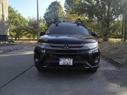 Мицубиси Аутлендер 2017 в Долинской на Automoto.ua Черный Мицубиси Аутлендер, объемом двигателя 2.36 л и пробегом 100 тыс. км за 13000 $, фото 1 на Automoto.ua