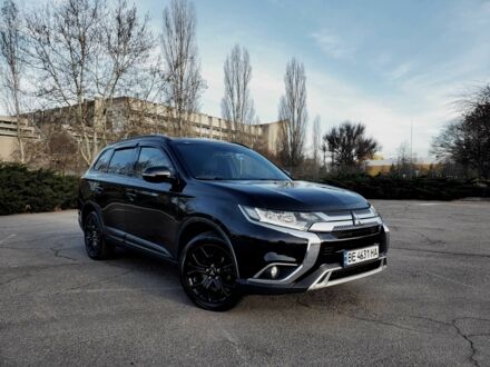 Мицубиси Аутлендер 2018 в Николаеве на Automoto.ua Черный Мицубиси Аутлендер, объемом двигателя 2.4 л и пробегом 130 тыс. км за 16899 $, фото 1 на Automoto.ua
