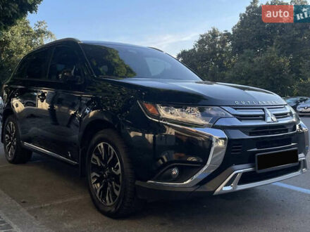Мицубиси Аутлендер 2018 в Львове на Automoto.ua Черный Мицубиси Аутлендер, объемом двигателя 2 л и пробегом 103 тыс. км за 24900 $, фото 1 на Automoto.ua