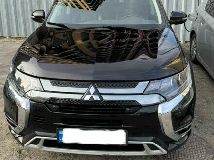Мицубиси Аутлендер 2018 в Киеве на Automoto.ua Черный Мицубиси Аутлендер, объемом двигателя 2 л и пробегом 63 тыс. км за 20000 $, фото 1 на Automoto.ua