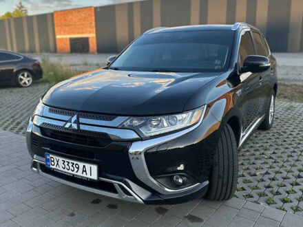 Мицубиси Аутлендер 2018 в Хмельницком на Automoto.ua Черный Мицубиси Аутлендер, объемом двигателя 2.36 л и пробегом 96 тыс. км за 24500 $, фото 1 на Automoto.ua