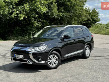 Міцубісі Аутлендер 2018 у Вінниці на Automoto.ua Чорний Міцубісі Аутлендер, об'ємом двигуна 2 л та пробігом 88 тис. км за 18500 $, фото 1 на Automoto.ua