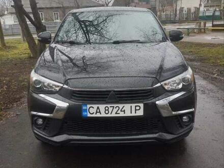 Міцубісі Аутлендер 2018 у Монастырище на Automoto.ua Чорний Міцубісі Аутлендер, об'ємом двигуна 2 л та пробігом 130 тис. км за 14400 $, фото 1 на Automoto.ua