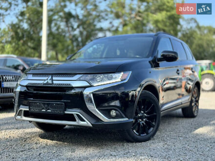 Мицубиси Аутлендер 2019 в Умани на Automoto.ua Черный Мицубиси Аутлендер, объемом двигателя 2.4 л и пробегом 205 тыс. км за 15500 $, фото 1 на Automoto.ua