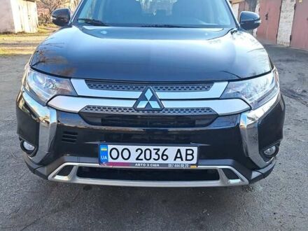 Мицубиси Аутлендер 2019 в Кривом Роге на Automoto.ua Черный Мицубиси Аутлендер, объемом двигателя 2.36 л и пробегом 102 тыс. км за 19200 $, фото 1 на Automoto.ua