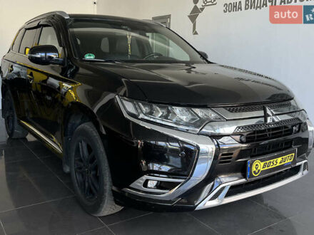 Мицубиси Аутлендер 2019 в Львове на Automoto.ua Черный Мицубиси Аутлендер, объемом двигателя 2.36 л и пробегом 72 тыс. км за 24700 $, фото 1 на Automoto.ua