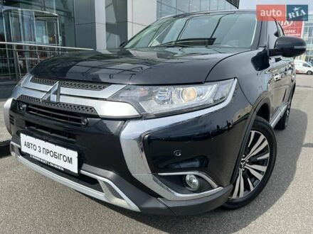 Мицубиси Аутлендер 2020 в Киеве на Automoto.ua Черный Мицубиси Аутлендер, объемом двигателя 2.36 л и пробегом 89 тыс. км за 14900 $, фото 1 на Automoto.ua