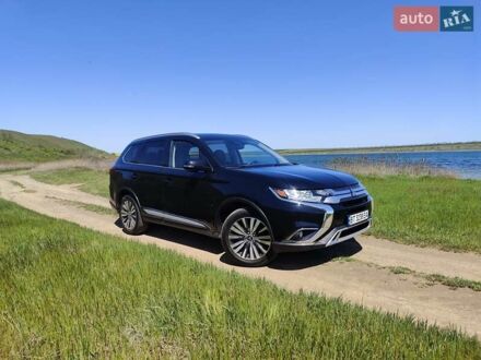 Мицубиси Аутлендер 2020 в Одессе на Automoto.ua Черный Мицубиси Аутлендер, объемом двигателя 2.36 л и пробегом 119 тыс. км за 17400 $, фото 1 на Automoto.ua