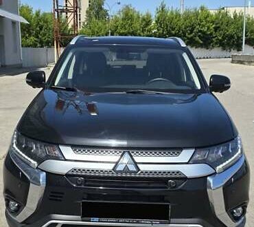 Міцубісі Аутлендер 2020 у Полтаві на Automoto.ua Чорний Міцубісі Аутлендер, об'ємом двигуна 2.36 л та пробігом 102 тис. км за 24800 $, фото 1 на Automoto.ua