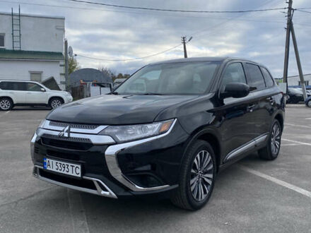 Міцубісі Аутлендер 2020 у Белой Церкве на Automoto.ua Чорний Міцубісі Аутлендер, об'ємом двигуна 2.36 л та пробігом 43 тис. км за 18600 $, фото 1 на Automoto.ua