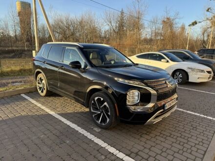 Черный Мицубиси Аутлендер, объемом двигателя 2.5 л и пробегом 121 тыс. км за 22600 $, фото 1 на Automoto.ua