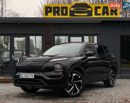 Черный Мицубиси Аутлендер, объемом двигателя 2.49 л и пробегом 20 тыс. км за 29000 $, фото 1 на Automoto.ua