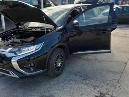 Міцубісі Аутлендер 2021 у Києві на Automoto.ua Чорний Міцубісі Аутлендер, об'ємом двигуна 2 л та пробігом 1 тис. км за 26500 $, фото 1 на Automoto.ua