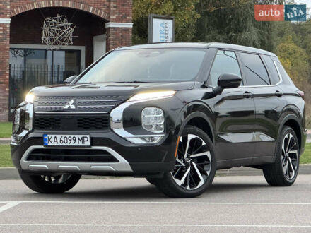 Мицубиси Аутлендер 2021 в Киеве на Automoto.ua Черный Мицубиси Аутлендер, объемом двигателя 2.49 л и пробегом 13 тыс. км за 29500 $, фото 1 на Automoto.ua