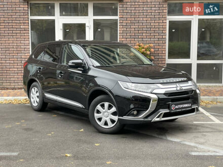 Мицубиси Аутлендер 2021 в Киеве на Automoto.ua Черный Мицубиси Аутлендер, объемом двигателя 2 л и пробегом 111 тыс. км за 18490 $, фото 1 на Automoto.ua