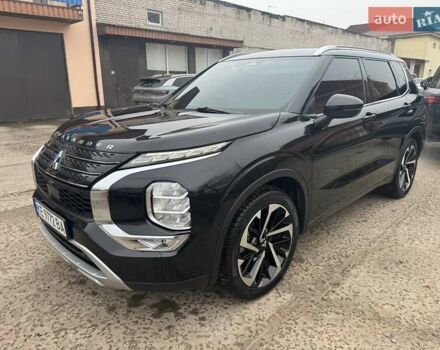 Черный Мицубиси Аутлендер, объемом двигателя 2.49 л и пробегом 87 тыс. км за 27100 $, фото 1 на Automoto.ua