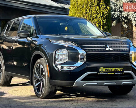 Черный Мицубиси Аутлендер, объемом двигателя 2.49 л и пробегом 6 тыс. км за 29300 $, фото 1 на Automoto.ua