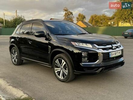 Міцубісі Аутлендер 2023 у Александрие на Automoto.ua Чорний Міцубісі Аутлендер, об'ємом двигуна 2.36 л та пробігом 1 тис. км за 23500 $, фото 1 на Automoto.ua