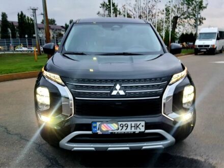 Черный Мицубиси Аутлендер, объемом двигателя 2.5 л и пробегом 5 тыс. км за 32499 $, фото 1 на Automoto.ua