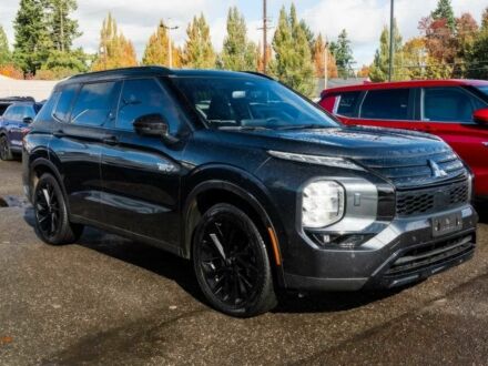 Черный Мицубиси Аутлендер, объемом двигателя 2.4 л и пробегом 6 тыс. км за 15200 $, фото 1 на Automoto.ua