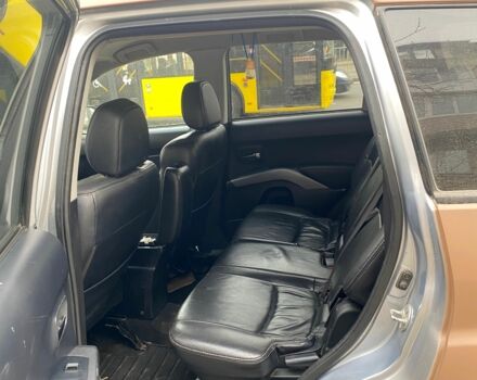 Міцубісі Аутлендер 2007 у Києві на Automoto.ua Коричневий Міцубісі Аутлендер, об'ємом двигуна 2 л та пробігом 272 тис. км за 4000 $, фото 7 на Automoto.ua