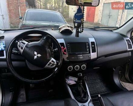 Коричневий Міцубісі Аутлендер, об'ємом двигуна 1.97 л та пробігом 290 тис. км за 8200 $, фото 9 на Automoto.ua