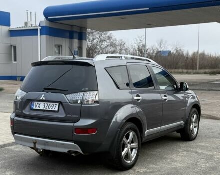 Коричневый Мицубиси Аутлендер, объемом двигателя 0 л и пробегом 300 тыс. км за 4750 $, фото 1 на Automoto.ua
