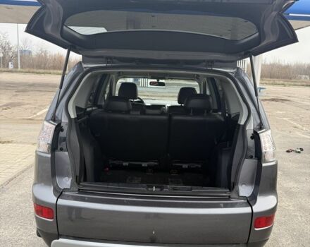 Коричневый Мицубиси Аутлендер, объемом двигателя 0 л и пробегом 300 тыс. км за 4750 $, фото 9 на Automoto.ua