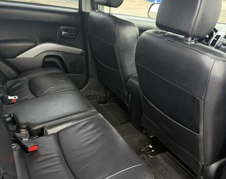 Коричневый Мицубиси Аутлендер, объемом двигателя 0 л и пробегом 300 тыс. км за 4750 $, фото 8 на Automoto.ua