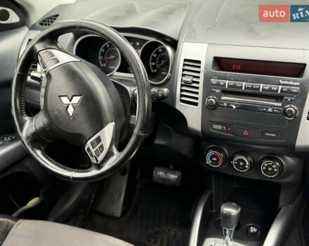 Коричневий Міцубісі Аутлендер, об'ємом двигуна 2.36 л та пробігом 200 тис. км за 9150 $, фото 14 на Automoto.ua