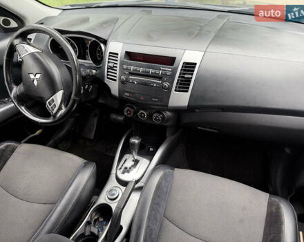 Коричневий Міцубісі Аутлендер, об'ємом двигуна 2.36 л та пробігом 200 тис. км за 9150 $, фото 13 на Automoto.ua