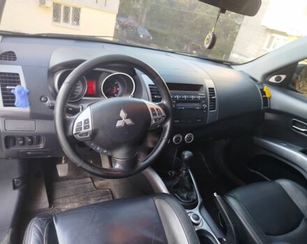 Мицубиси Аутлендер 2009 в Изюме на Automoto.ua Коричневый Мицубиси Аутлендер, объемом двигателя 2 л и пробегом 322 тыс. км за 5100 $, фото 4 на Automoto.ua