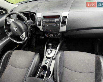 Коричневий Міцубісі Аутлендер, об'ємом двигуна 2.36 л та пробігом 200 тис. км за 9150 $, фото 16 на Automoto.ua