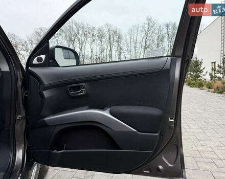 Коричневий Міцубісі Аутлендер, об'ємом двигуна 2.2 л та пробігом 235 тис. км за 10600 $, фото 35 на Automoto.ua