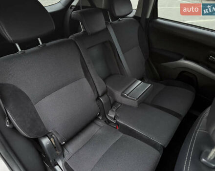 Коричневий Міцубісі Аутлендер, об'ємом двигуна 2.2 л та пробігом 235 тис. км за 10600 $, фото 29 на Automoto.ua