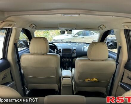 Коричневый Мицубиси Аутлендер, объемом двигателя 2.2 л и пробегом 281 тыс. км за 11250 $, фото 2 на Automoto.ua