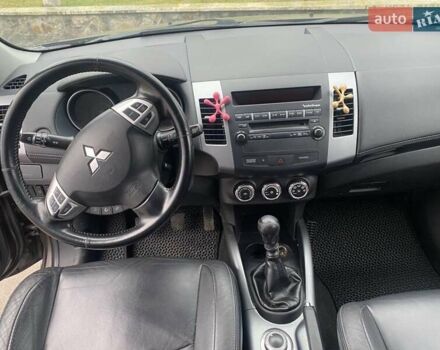 Коричневий Міцубісі Аутлендер, об'ємом двигуна 2.2 л та пробігом 266 тис. км за 11000 $, фото 11 на Automoto.ua