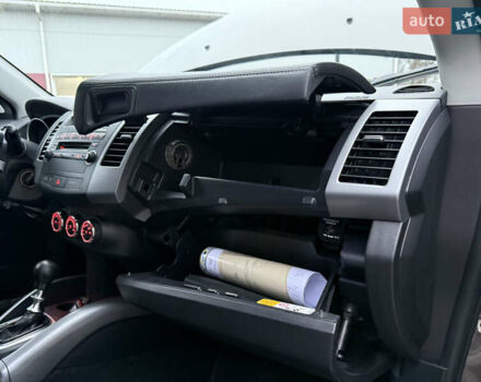 Коричневий Міцубісі Аутлендер, об'ємом двигуна 2.2 л та пробігом 235 тис. км за 10600 $, фото 56 на Automoto.ua