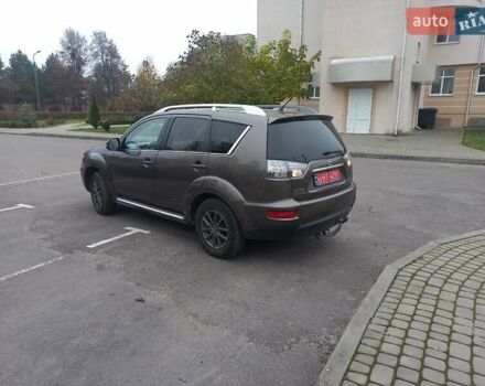 Коричневий Міцубісі Аутлендер, об'ємом двигуна 2.2 л та пробігом 240 тис. км за 10900 $, фото 3 на Automoto.ua