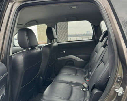 Коричневый Мицубиси Аутлендер, объемом двигателя 2.18 л и пробегом 208 тыс. км за 10555 $, фото 12 на Automoto.ua