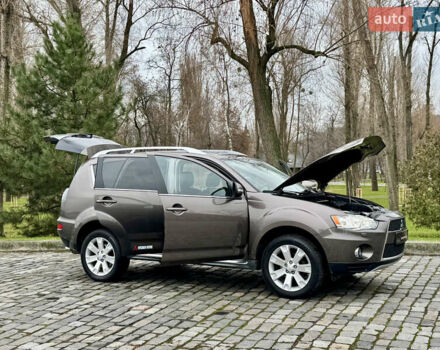 Коричневый Мицубиси Аутлендер, объемом двигателя 2.18 л и пробегом 208 тыс. км за 10555 $, фото 39 на Automoto.ua
